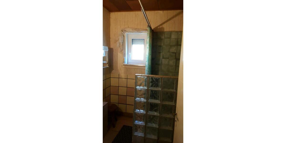 Etagenwohnung Neuhaus am Rennweg - 4 Zimmer, 100 m&sup2;, 400&euro; | Angebot:26289124