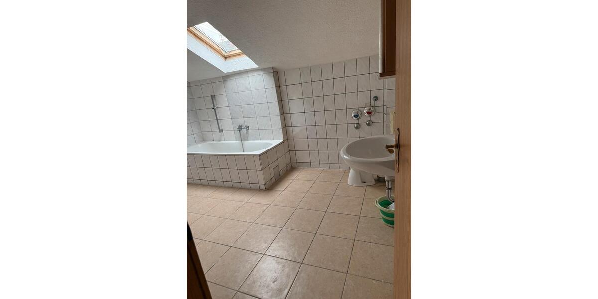 Etagenwohnung Maikammer - 3 Zimmer, 70 m&sup2;, 1.150&euro; | Angebot:26348897