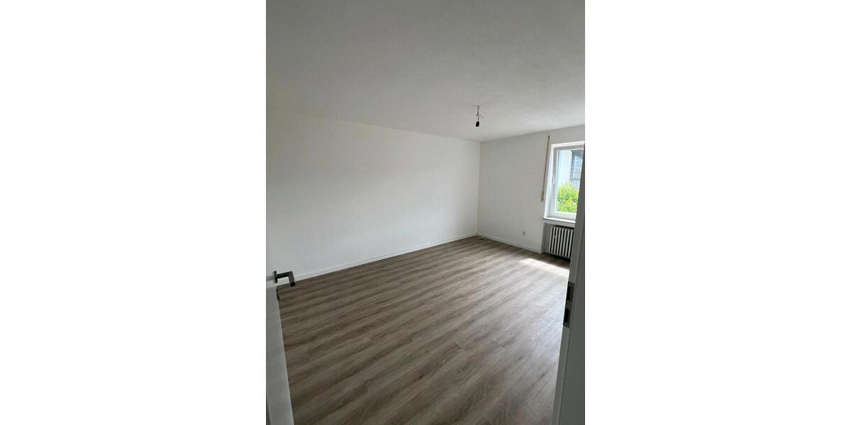 Etagenwohnung Münsingen - 4 Zimmer, 90 m&sup2;, 900&euro; | Angebot:26063408