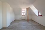 Dachgeschoßwohnung Riesa - 5 Zimmer, 149 m&sup2;, 1.050&euro; | Angebot:22699592