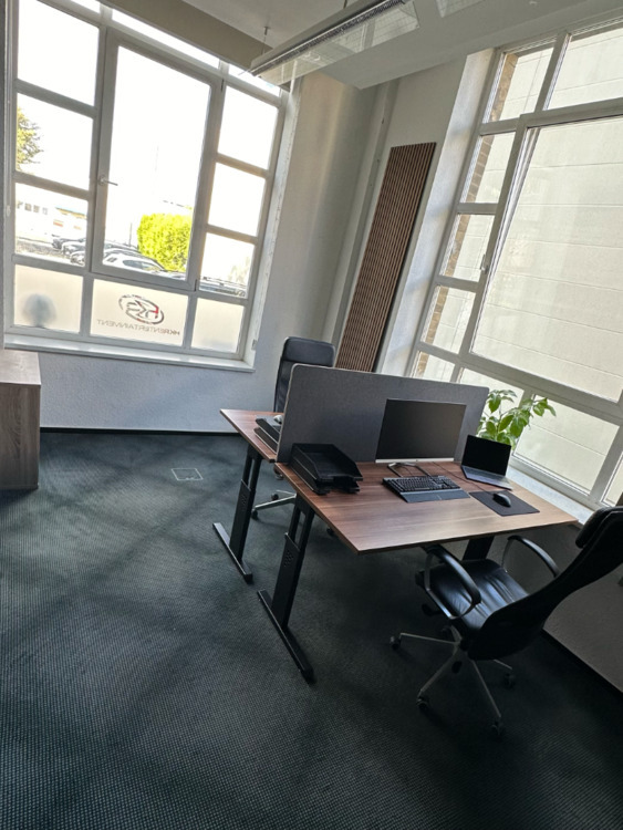 kreativer Workspace mit vielen Plätzen - All-in-Miete