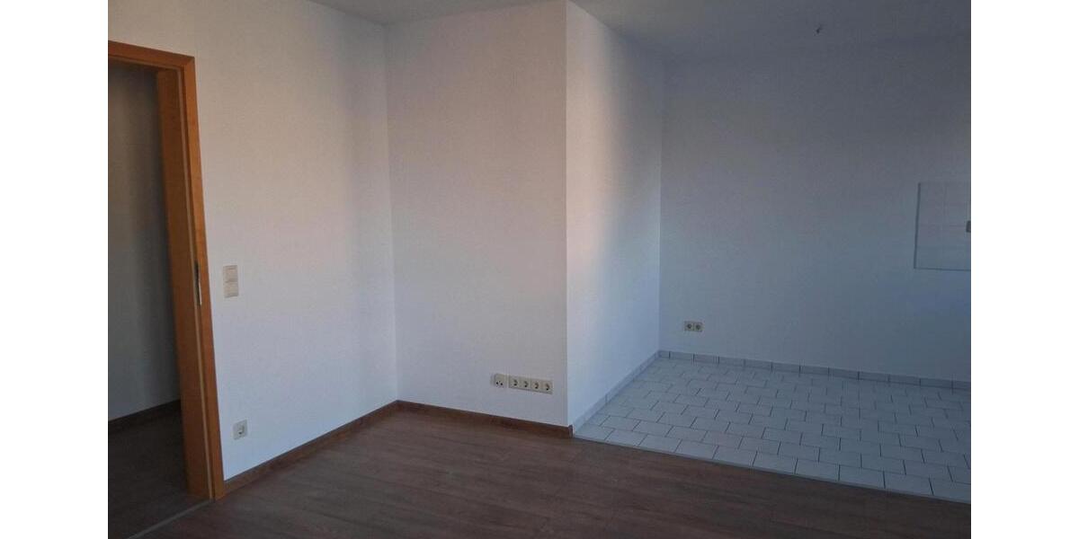 Etagenwohnung Meerane - 1 Zimmer, 36 m&sup2;, 351&euro; | Angebot:24561627