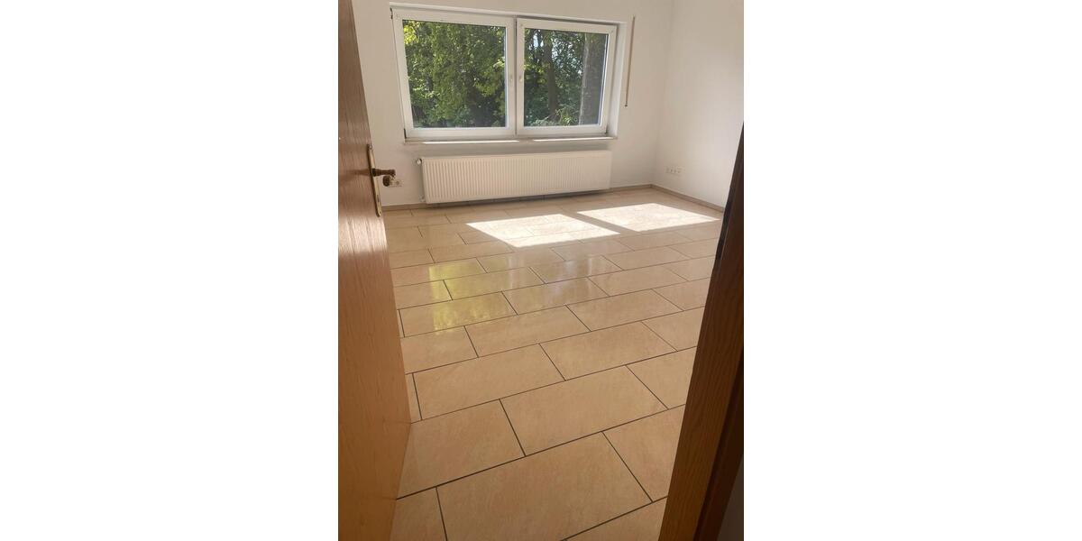 Etagenwohnung Friesoythe - 3 Zimmer, 140 m&sup2;, 900&euro; | Angebot:26498275