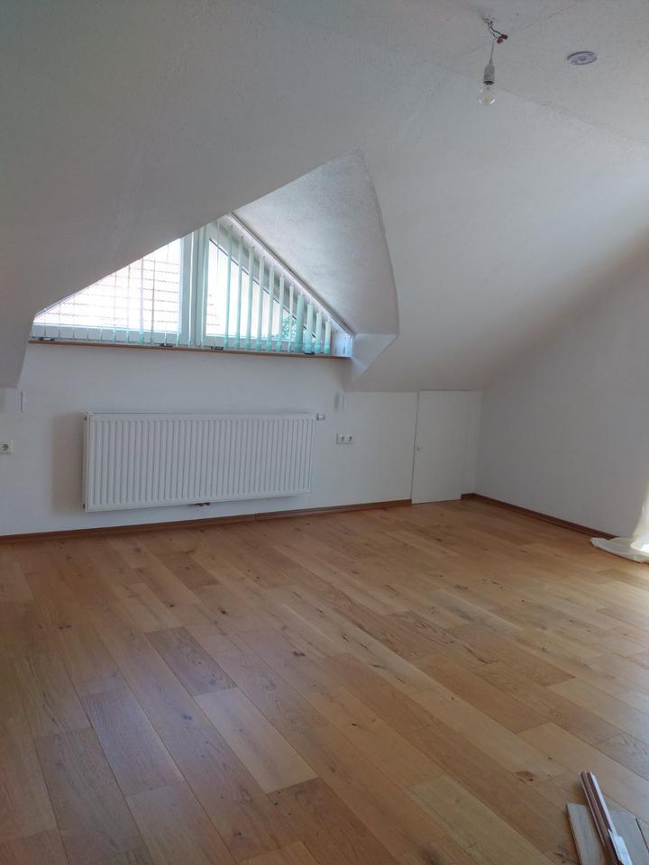 Großz. Einfam.haus mit Einl.w., Hof, Garten, Garage in Gernach