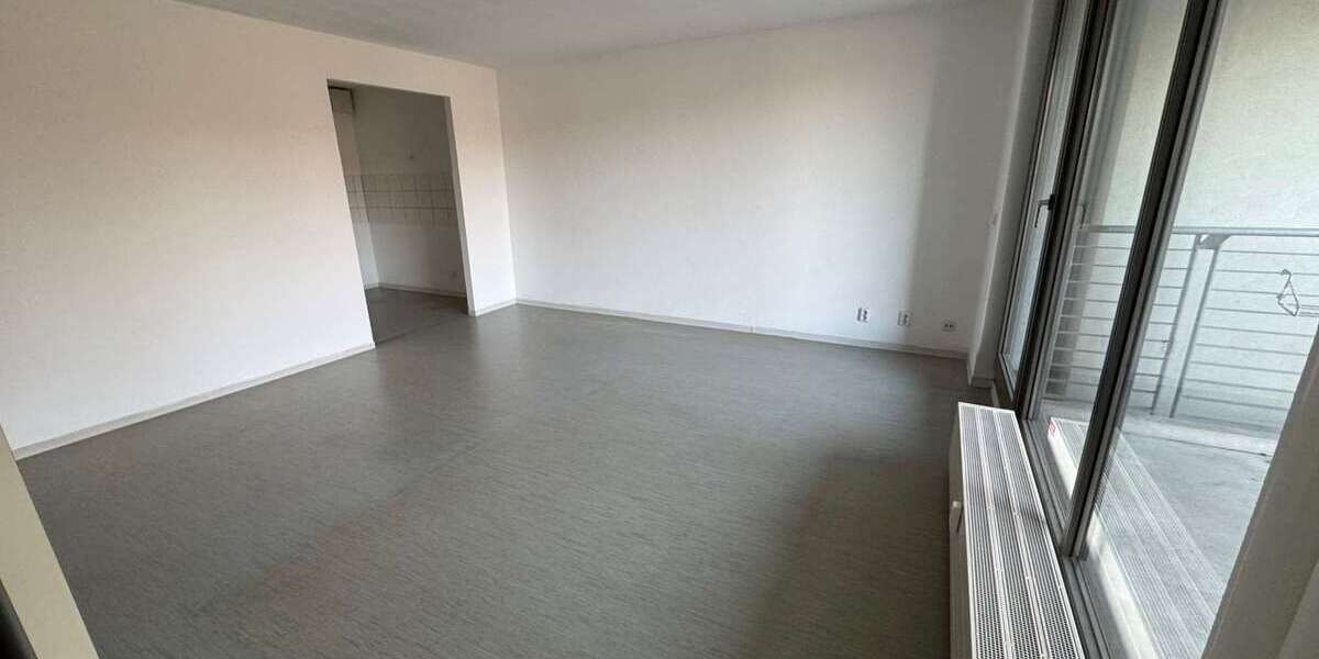 Wohnung zum Mieten in Eisenhüttenstadt. 361,83 € 54.37 m² 1.5 zimmer