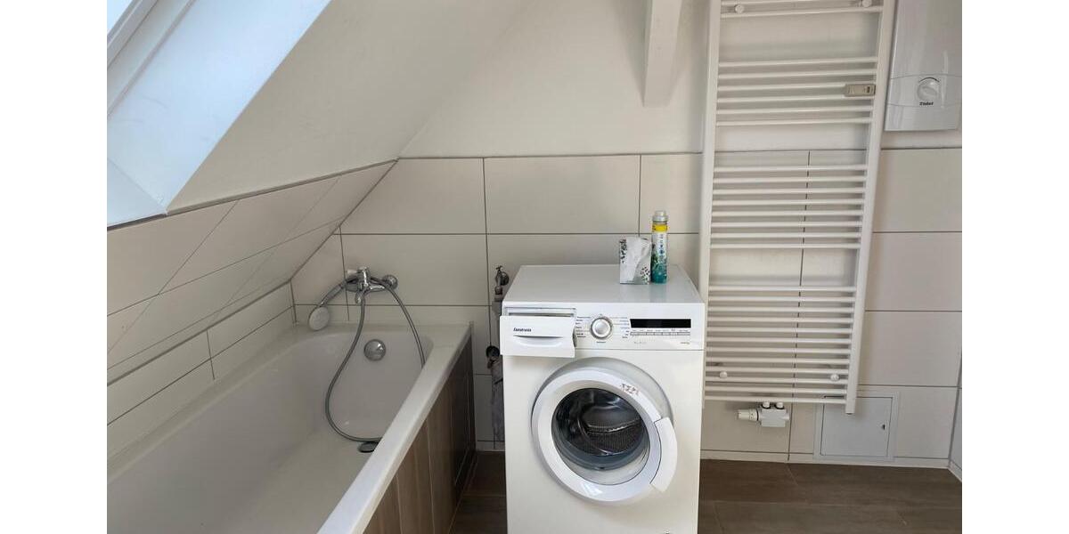 Dachgeschoßwohnung Nordenham - 3 Zimmer, 110 m&sup2;, 700&euro; | Angebot:25989960