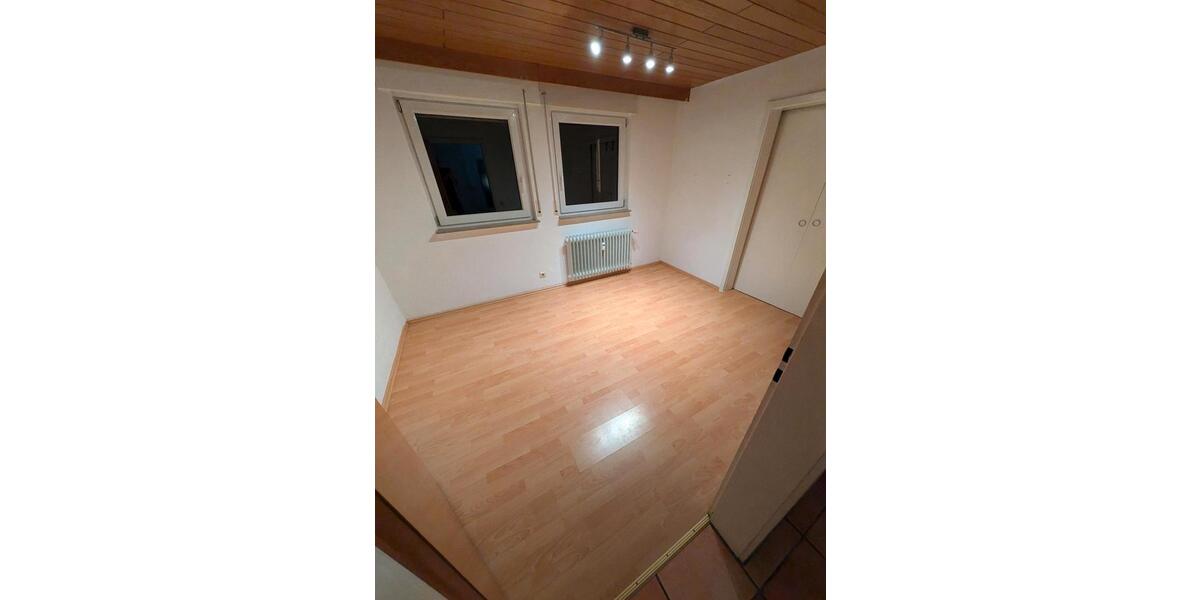 Dachgeschoßwohnung Altensteig - 4 Zimmer, 96 m&sup2;, 1.250&euro; | Angebot:26050729