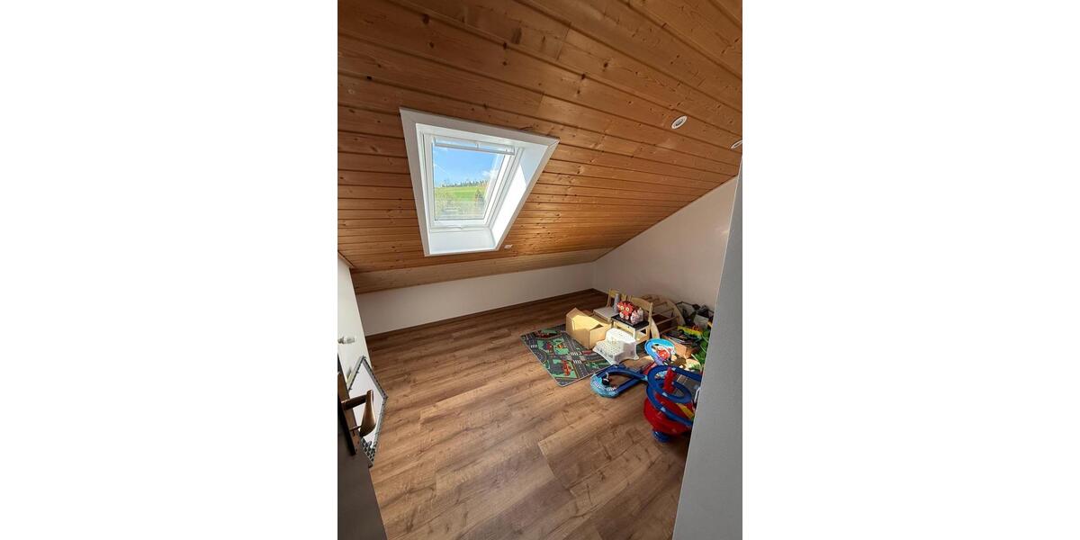 Dachgeschoßwohnung Vlotho - 3 Zimmer, 55 m&sup2;, 550&euro; | Angebot:26051040