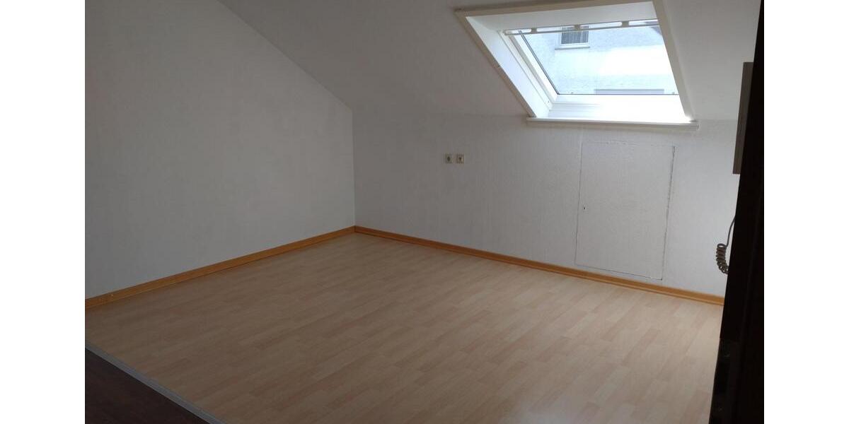 Dachgeschoßwohnung Winnenden - 2.5 Zimmer, 61 m&sup2;, 810&euro; | Angebot:25062037