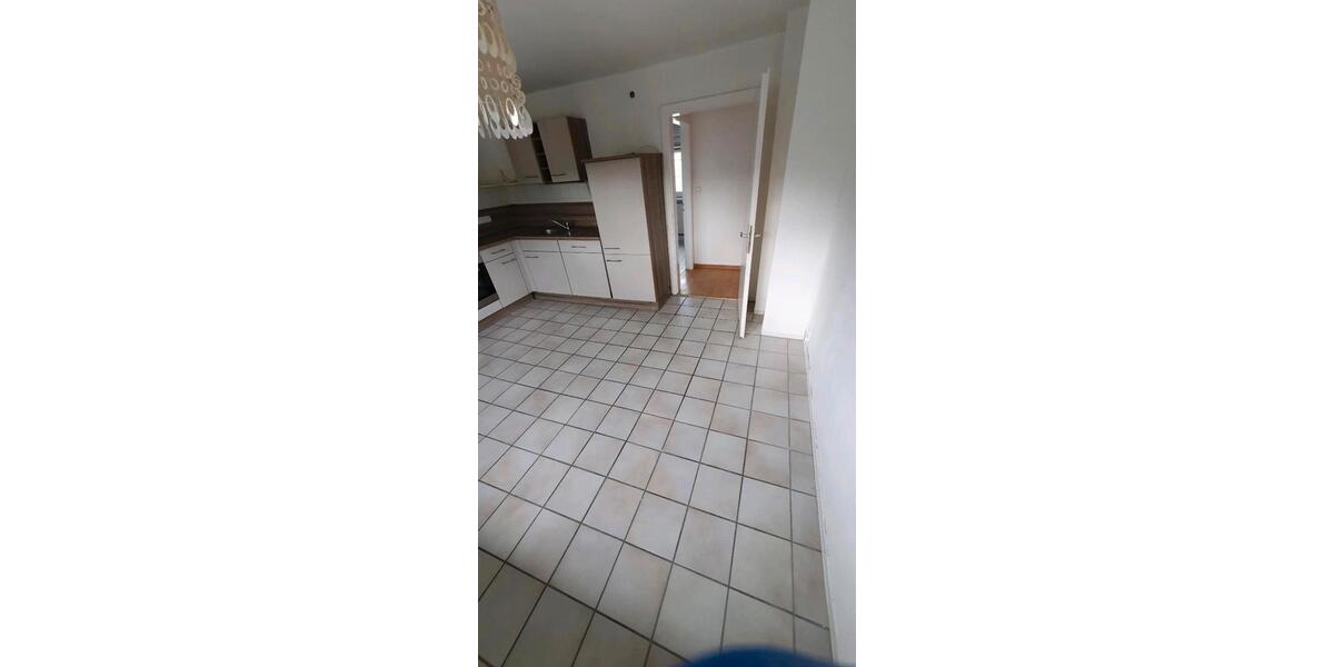 Dachgeschoßwohnung Selters (Taunus) - 3.5 Zimmer, 91 m&sup2;, 830&euro; | Angebot:24573719