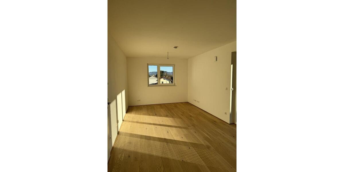 Etagenwohnung Freilassing - 2 Zimmer, 60 m&sup2;, 1.275&euro; | Angebot:26534451