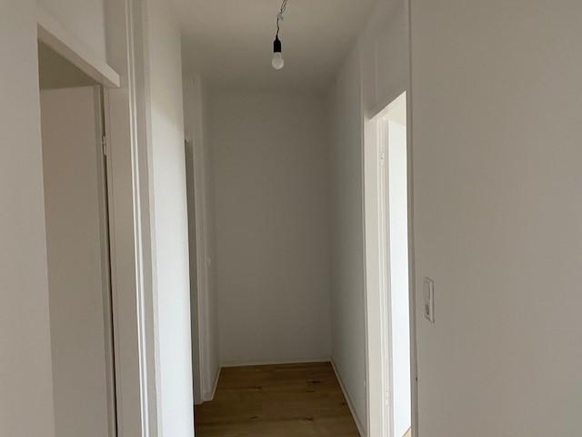 *Frisch renovierte 3-Zimmerwohnung mit Balkon und toller Aussicht* 3 zimmer