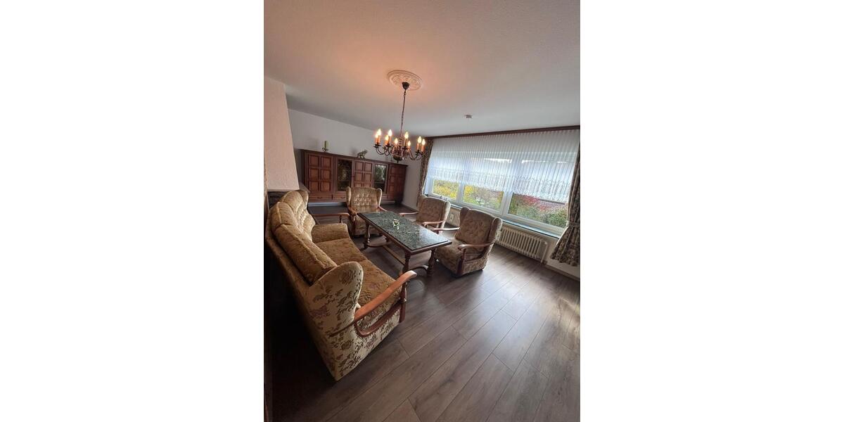 Einfamilienhaus Bad Berleburg - 2 Zimmer, 90 m&sup2;, 100&euro; | Angebot:8762019