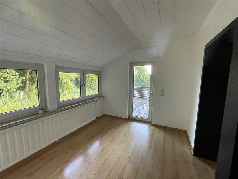 Schicke 4-Zimmer-Wohnung mit 2 Balkonen nähe Kurpark zimmer