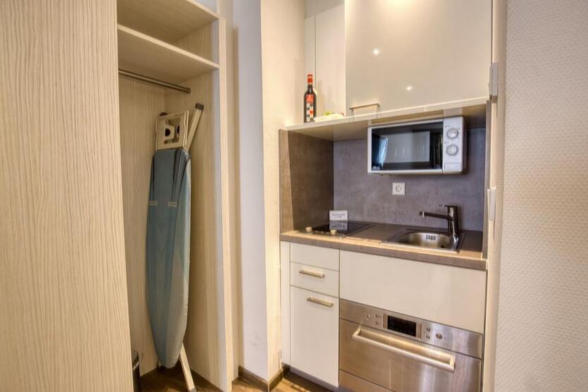 1-Zimmerwohnung (11) mit Internet, Klima, TV, Küchenzeile, DuscheWc, Waschmaschine, Trockner zimmer