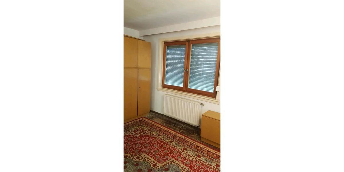 Etagenwohnung Neuhaus am Rennweg - 4 Zimmer, 100 m&sup2;, 400&euro; | Angebot:26289124