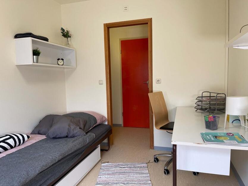 Room Available for Sublet