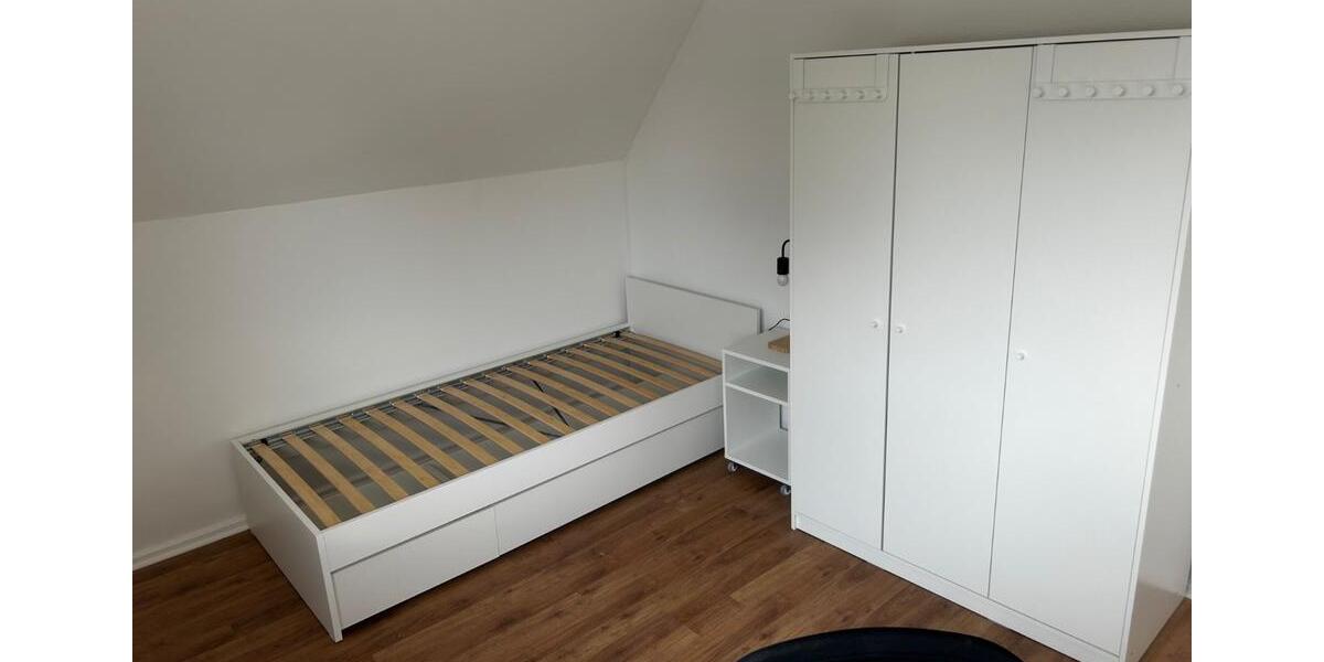Etagenwohnung Heide - 5 Zimmer, 105 m&sup2;, 350&euro; | Angebot:25180081