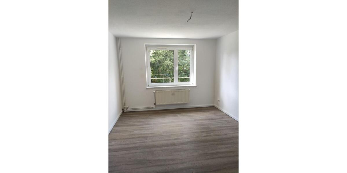 Etagenwohnung Plattenburg - 3 Zimmer, 58 m&sup2;, 385&euro; | Angebot:26070674