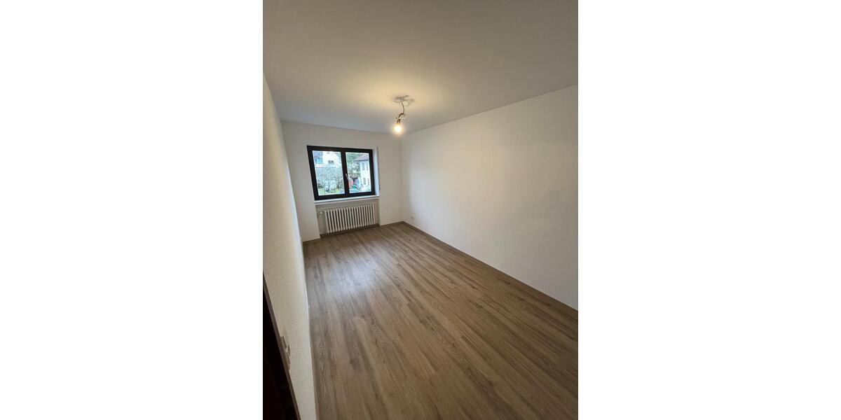 Etagenwohnung Bad Kissingen - 4 Zimmer, 115 m&sup2;, 1.200&euro; | Angebot:25637742