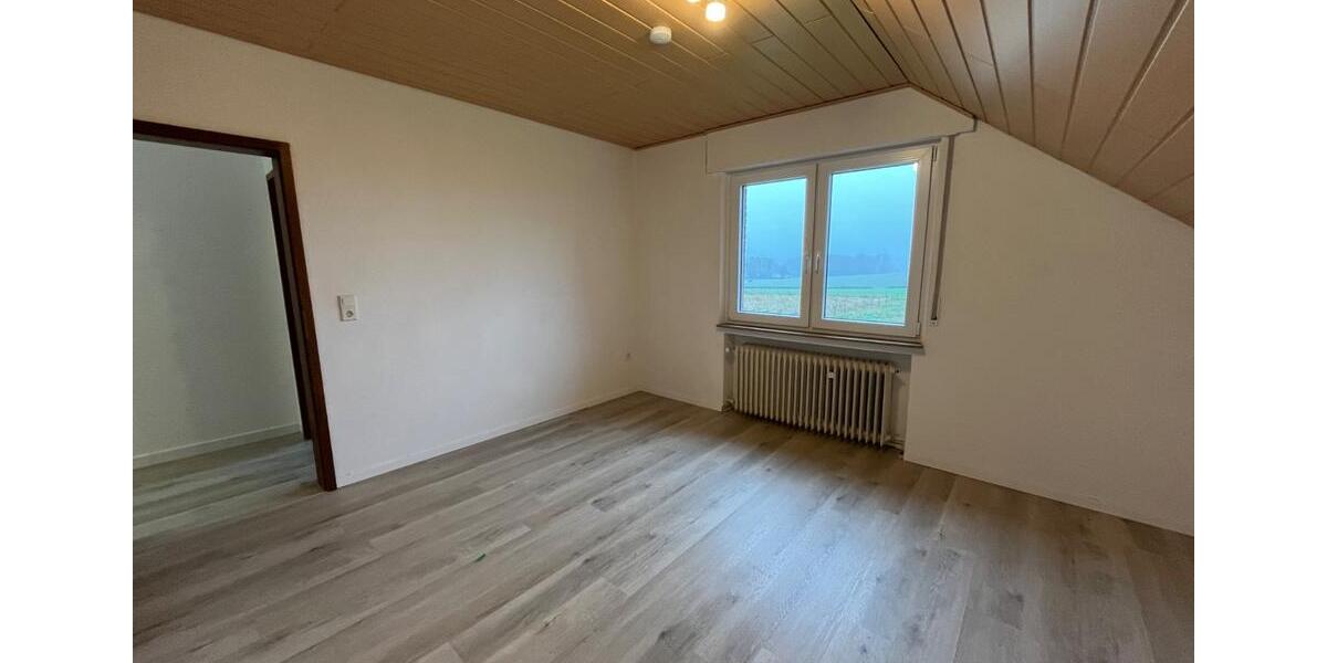 Dachgeschoßwohnung Porta Westfalica - 4 Zimmer, 85 m&sup2;, 700&euro; | Angebot:26621392