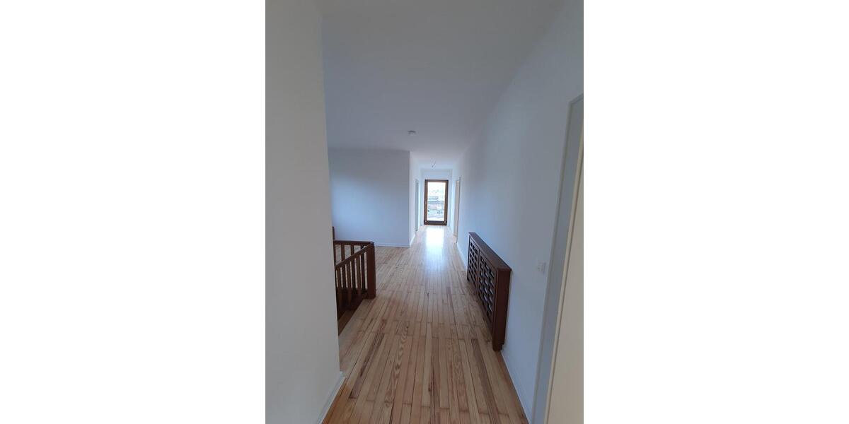 Einfamilienhaus Zweibrücken - 9 Zimmer, 251 m&sup2;, 1.790&euro; | Angebot:25980405