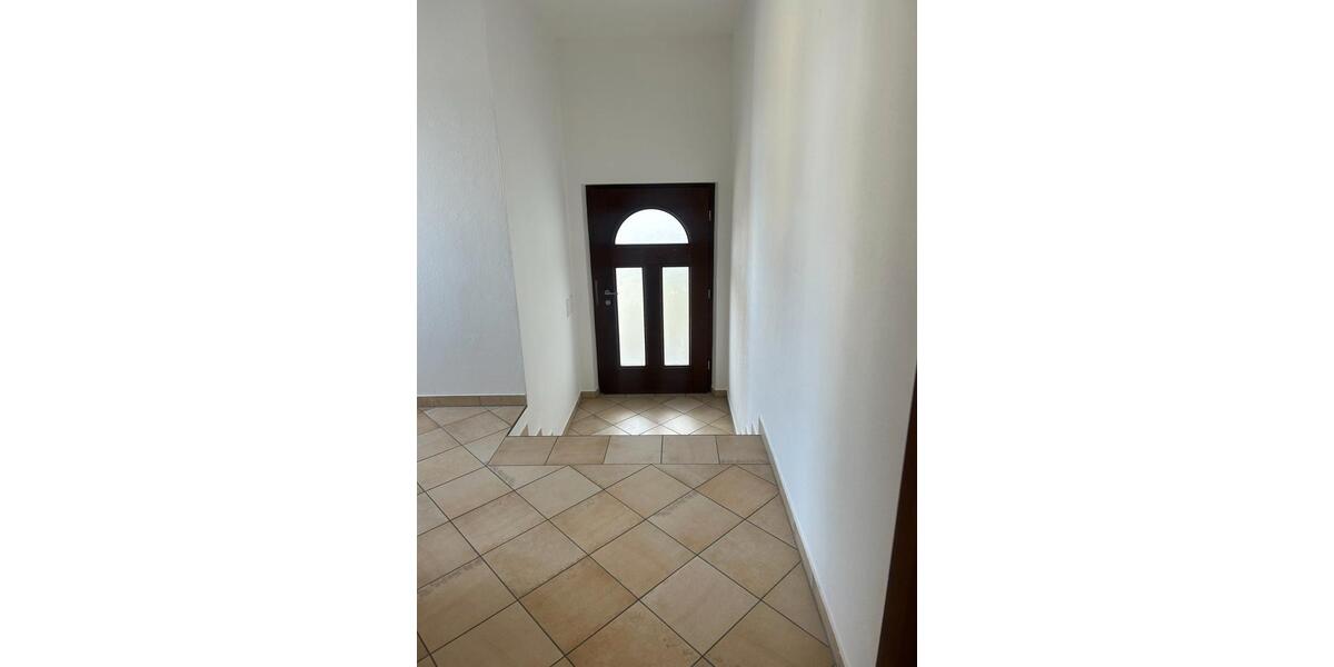 Einfamilienhaus Neumarkt-Sankt Veit Sankt Veit - 9 Zimmer, 240 m&sup2;, 2.400&euro; | Angebot:26252326