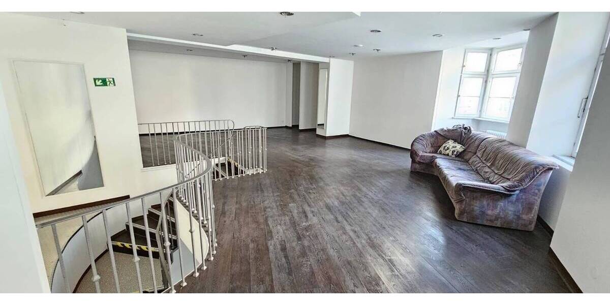 Gewerbeobjekt Amberg - 5 Zimmer, 274 m&sup2;, 3.700&euro; | Angebot:25665004