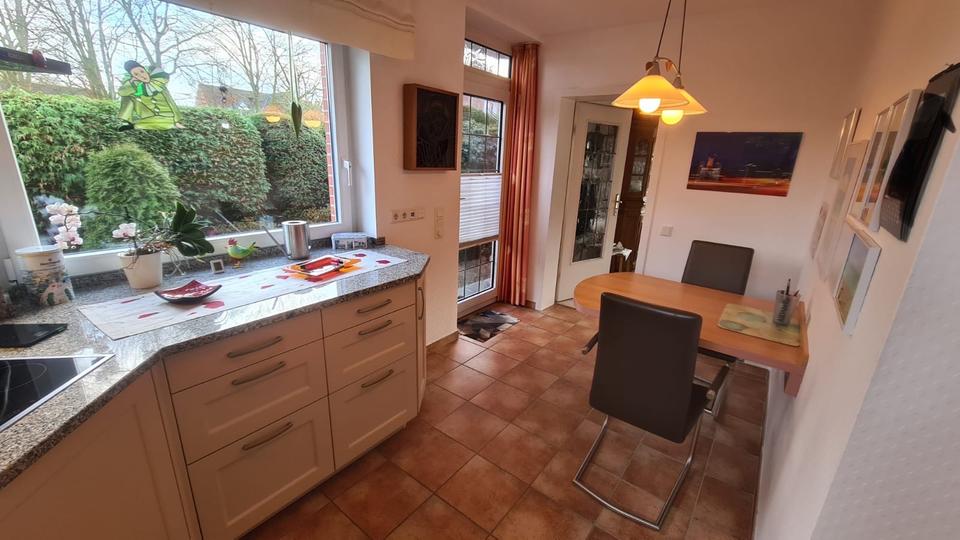 Helle Erdgeschosswohnung (148 m²) mit Garten, Terrasse, Kamin 4 zimmer