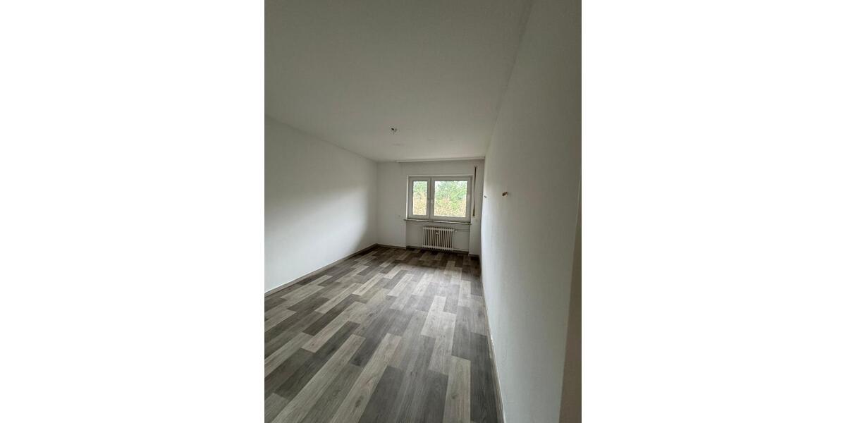 Erdgeschoßwohnung Dielkirchen - 3 Zimmer, 106 m&sup2;, 600&euro; | Angebot:25362434