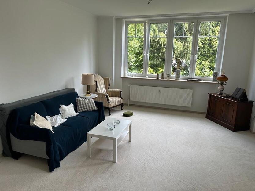 Wohnungsbesichtigung 2 Zimmer Garten, Parkplatz