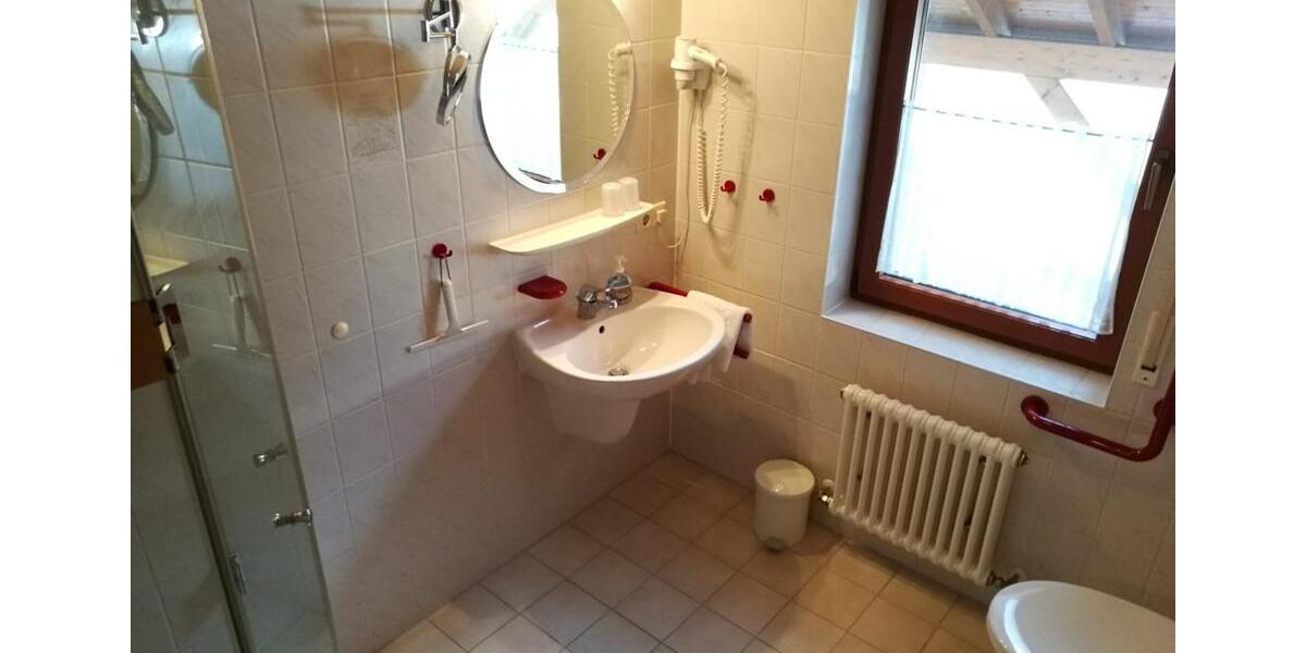 Wohnen auf Zeit Friedrichshafen Ailingen - 2 Zimmer, 50 m&sup2;, 1.200&euro; | Angebot:24625626