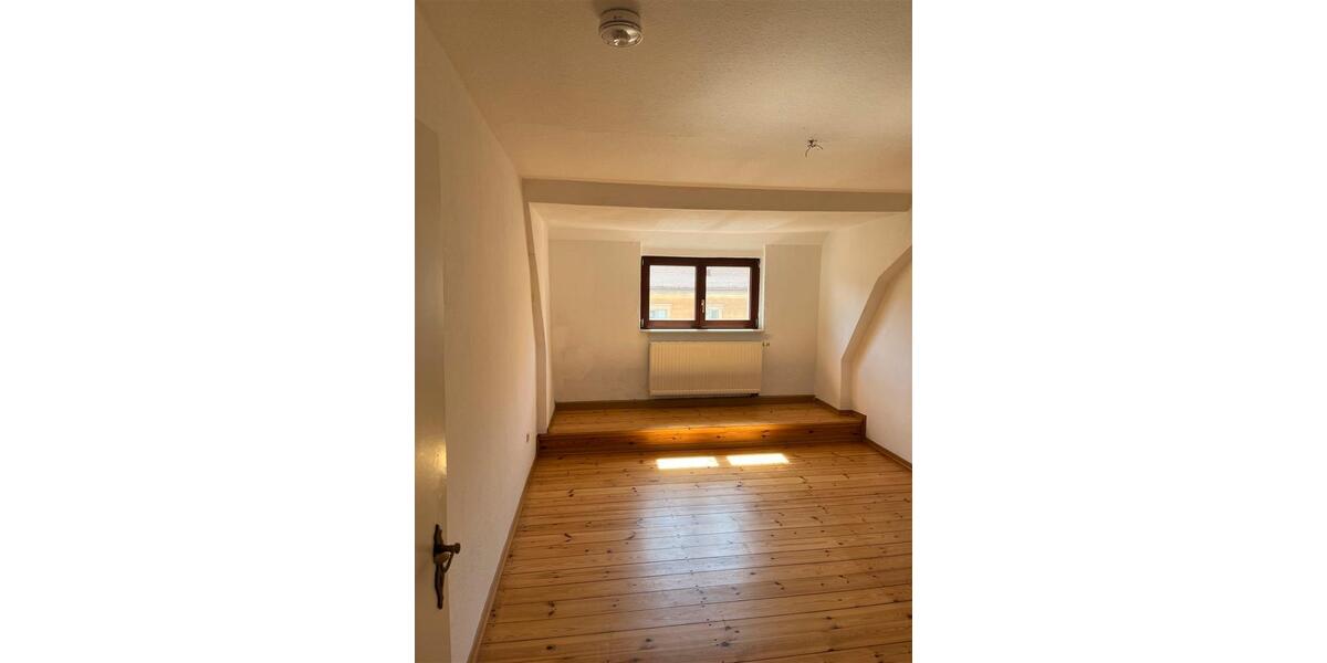 Dachgeschoßwohnung Torgau - 2 Zimmer, 68 m&sup2;, 375&euro; | Angebot:22400735