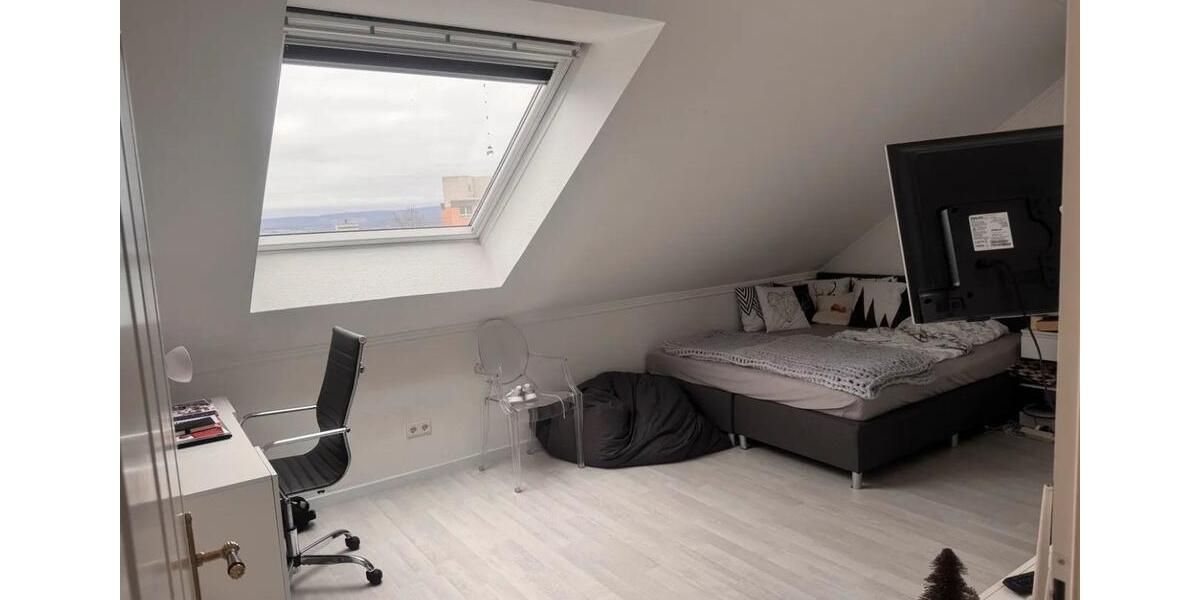 Dachgeschoßwohnung Bayreuth Meyernberg - 5 Zimmer, 160 m&sup2;, 2.097&euro; | Angebot:26563231
