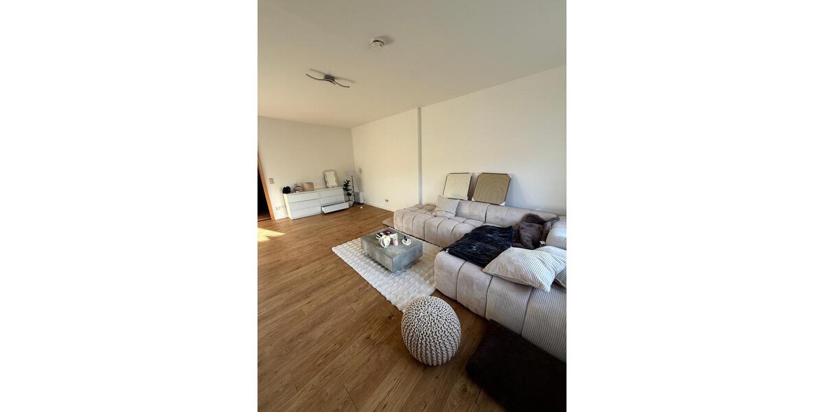 Dachgeschoßwohnung Einbeck - 2 Zimmer, 65 m&sup2;, 450&euro; | Angebot:26007343