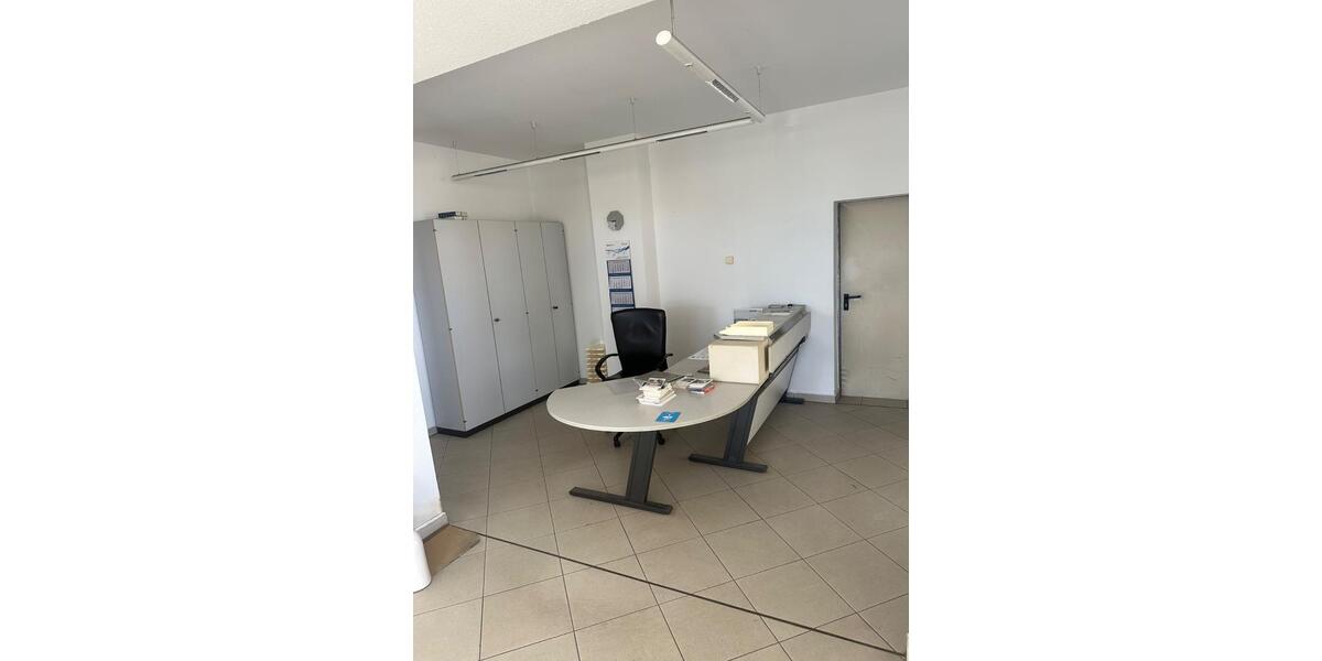 Helles Büro Lager Ausstellung Office in zentraler Lage zimmer