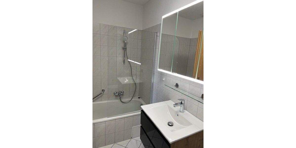 ca. 84 qm toll geschnittene 3-Zimmer Wohnung mit großem Balkon 3 zimmer