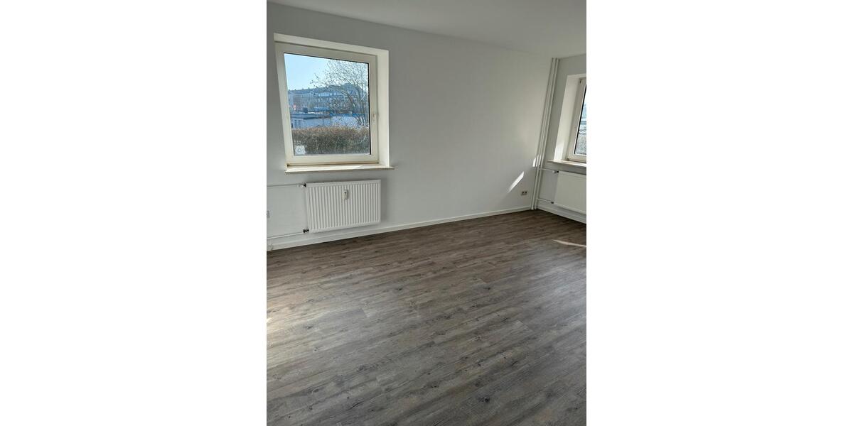 Erdgeschoßwohnung Wilhelmshaven - 4 Zimmer, 75 m&sup2;, 490&euro; | Angebot:25394090