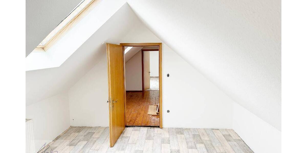 Etagenwohnung Riesa Gröba - 6 Zimmer, 127 m&sup2;, 950&euro; | Angebot:26556321