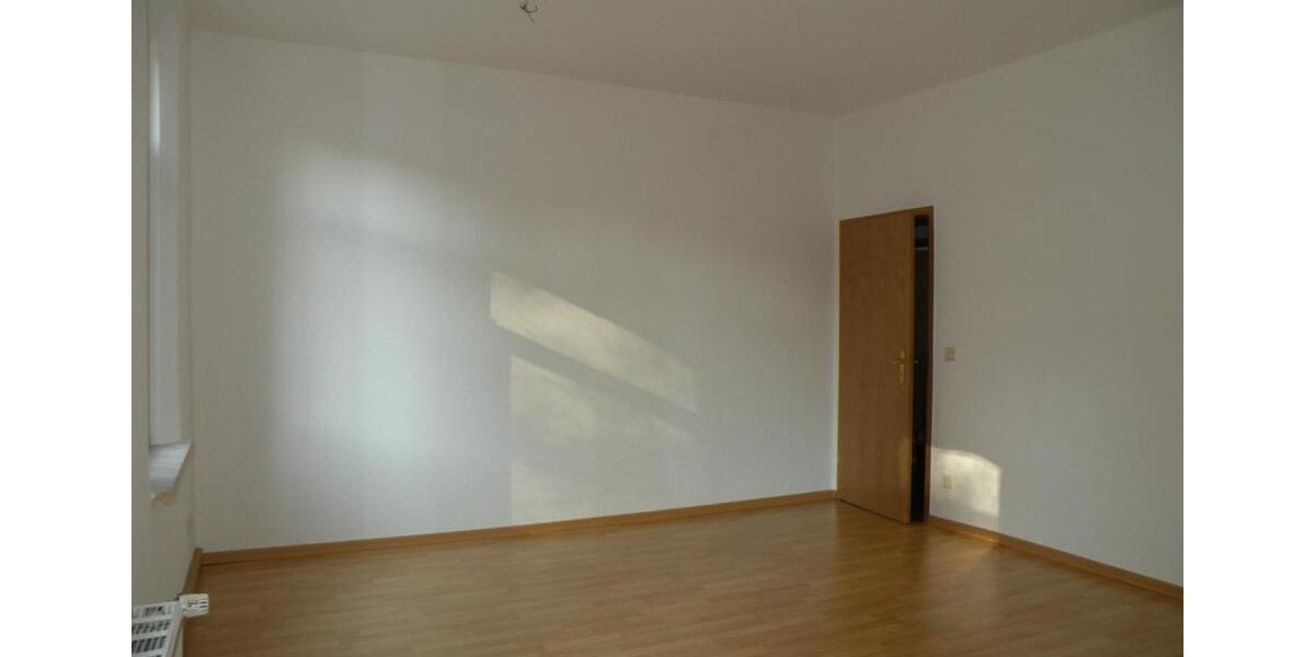 Erdgeschoßwohnung Werdau - 2 Zimmer, 51 m&sup2;, 245&euro; | Angebot:23466739