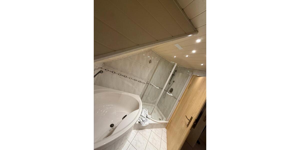 Dachgeschoßwohnung Weidhausen bei Coburg - 2 Zimmer, 70 m&sup2;, 870&euro; | Angebot:25146461