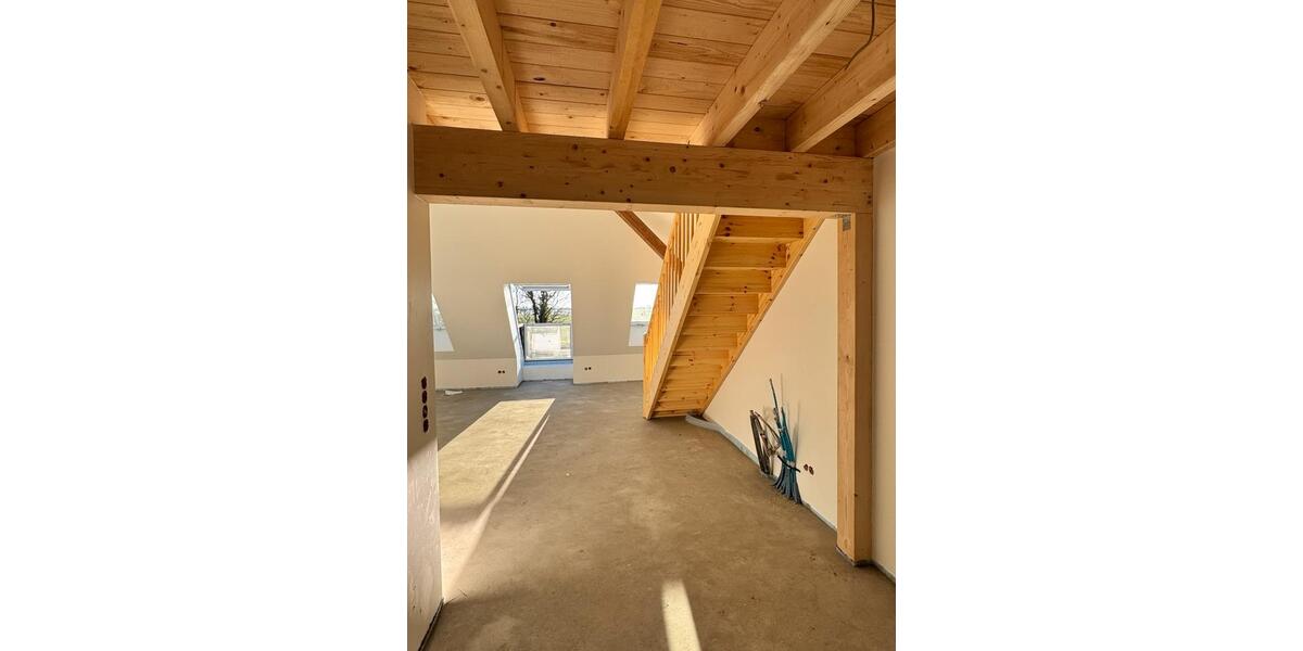 Dachgeschoßwohnung Tating - 4 Zimmer, 105 m&sup2;, 1.550&euro; | Angebot:26663493