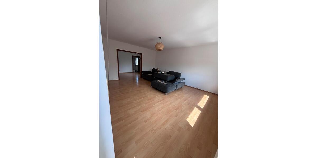 Etagenwohnung Östringen - 5 Zimmer, 100 m&sup2;, 1.000&euro; | Angebot:26488477