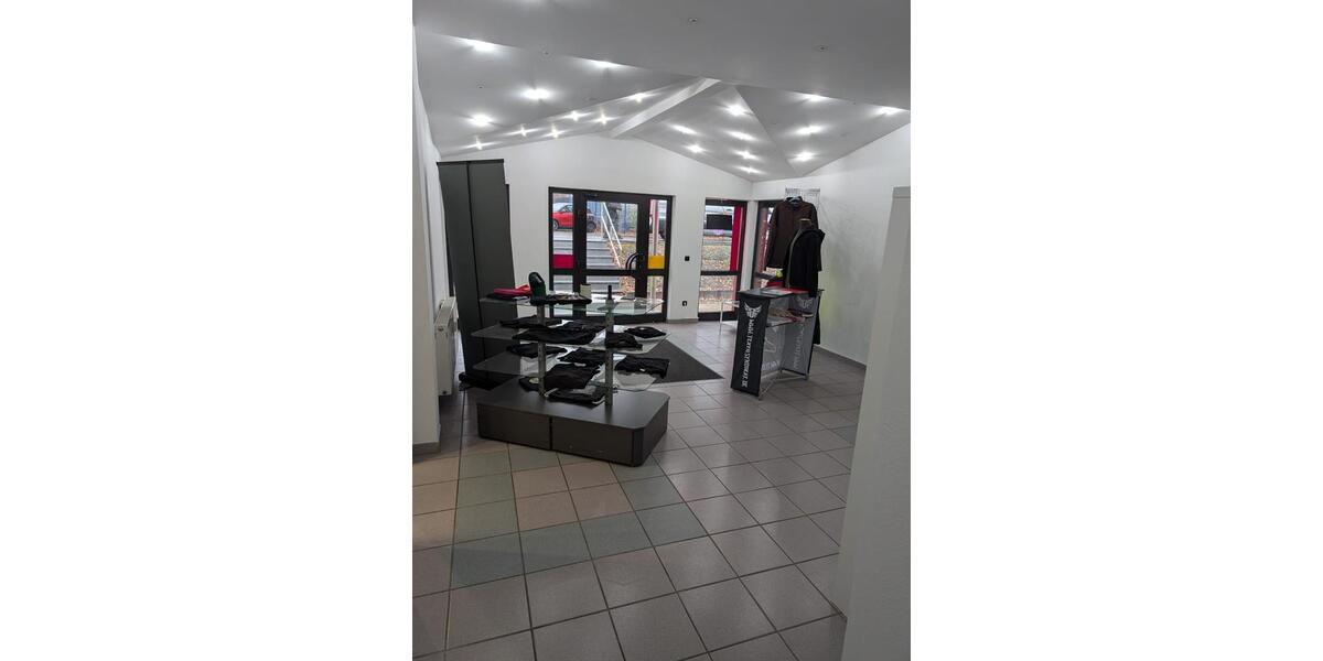 Gewerbeobjekt Hallstadt - 2.200&euro; | Angebot:24622177