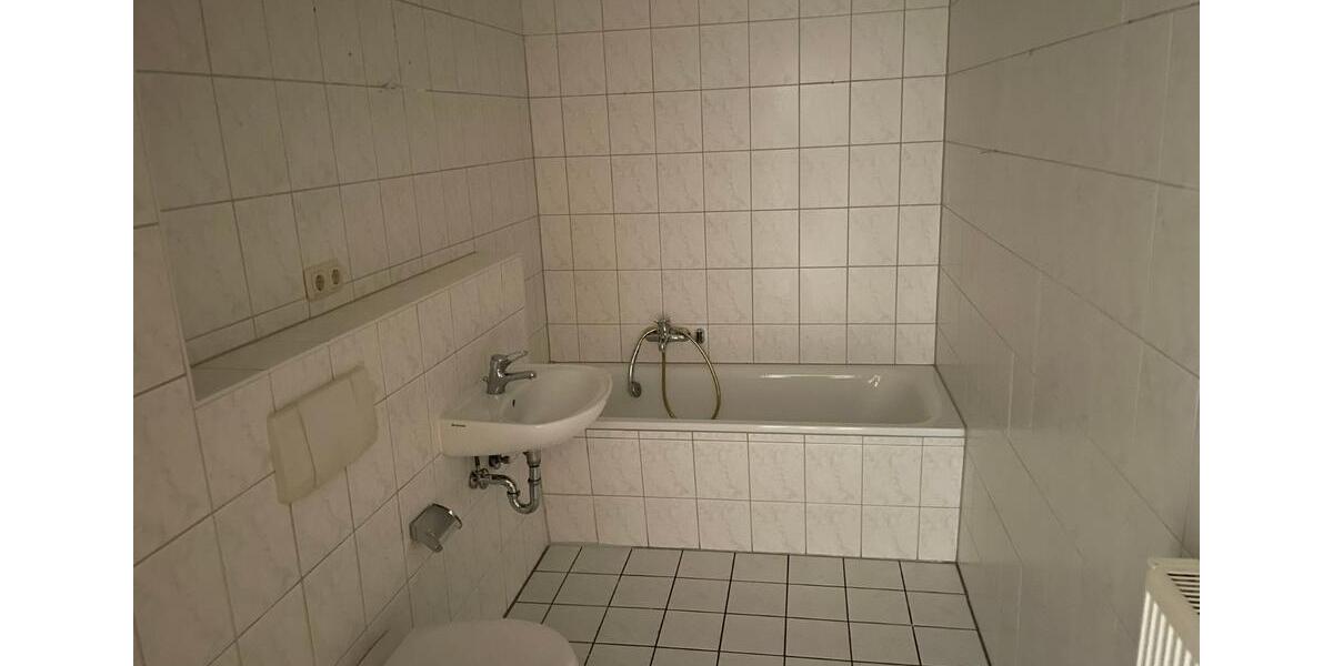 Etagenwohnung Schönebeck (Elbe) - 2 Zimmer, 60 m&sup2;, 360&euro; | Angebot:26300195