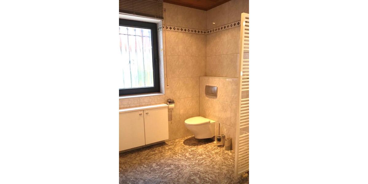 Erdgeschoßwohnung Rockenhausen - 4 Zimmer, 145 m&sup2;, 1.375&euro; | Angebot:25225834