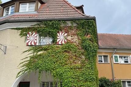 kleine Dachgeschoßwohnung in der Werksiedlung wartet auf dich! zimmer