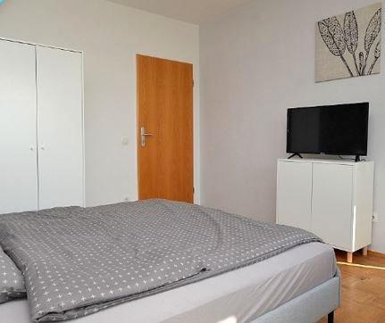 Wohnen auf Zeit Würzburg Lengfeld - 1 Zimmer, 18 m&sup2;, 630&euro; | Angebot:26028630