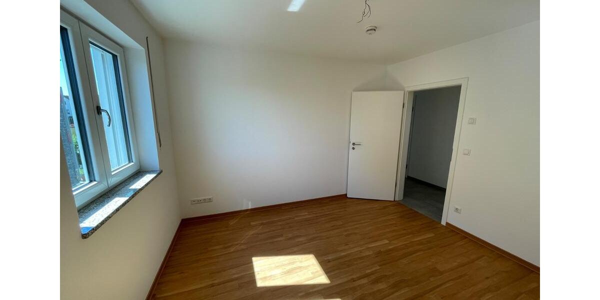 Etagenwohnung Parsberg - 3 Zimmer, 86 m&sup2;, 900&euro; | Angebot:26690736