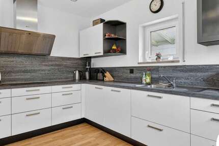 Haus Kutzenhausen - 5 Zimmer, 160 m&sup2;, 1.600&euro; | Angebot:26741807